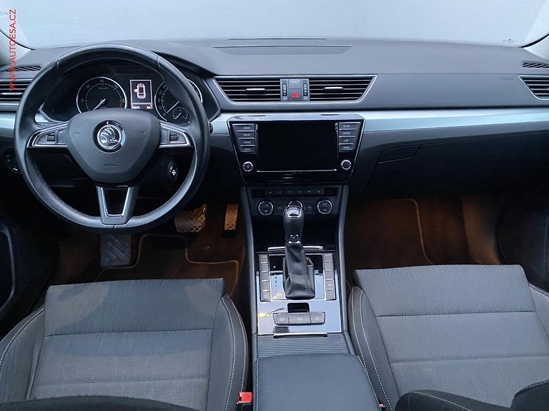 Škoda Superb (2016) 2.0 TDi, ČR, SportLine, DSG - fotka 8 z 17