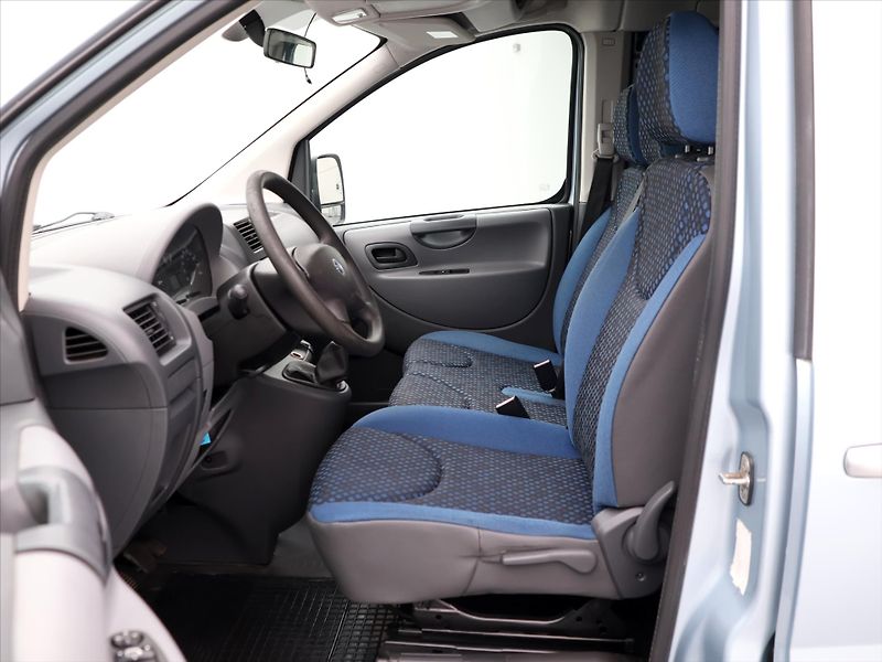 Fiat Scudo 1,6 MultiJet CZ Klima 9-Míst - fotka 11 z 26