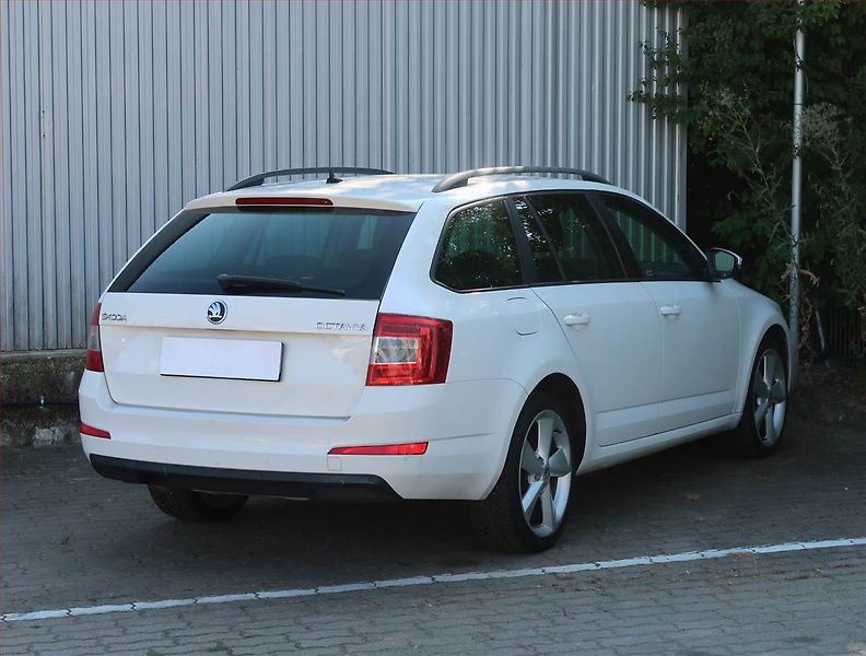 Škoda Octavia (2013) 2.0 TDI, Tempomat - fotka 5 z 20