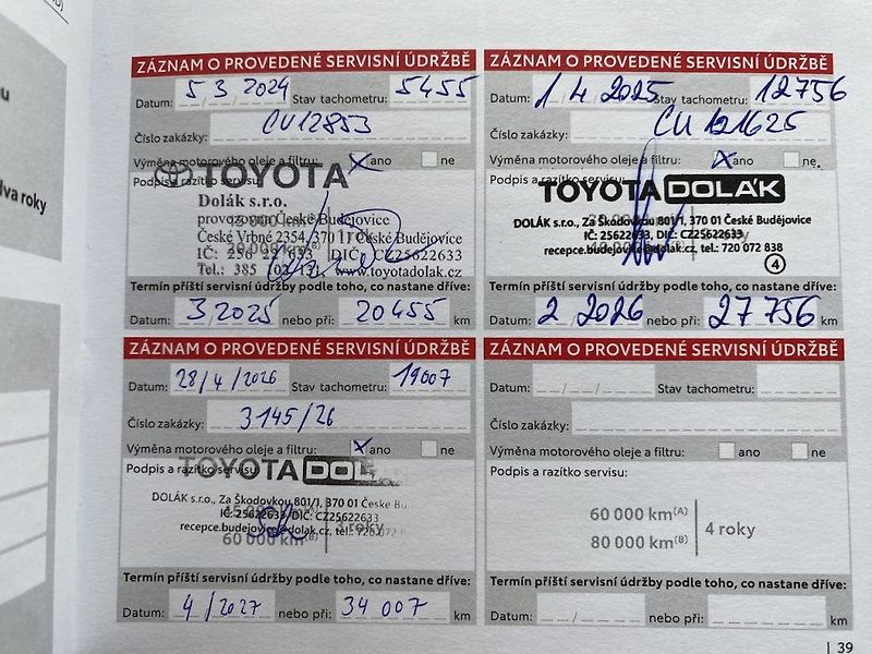 Toyota Yaris Cross 1.5HEV, ČR, Adventure VIP, 4x4 - fotka 19 z 19