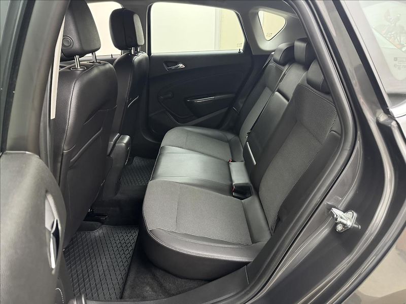 Opel Astra 1,4 103kW 2X KOLA AC 1.MAJ ČR - fotka 34 z 37