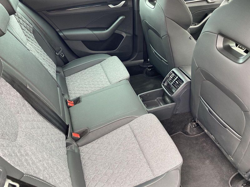 Škoda Octavia (2025) Combi 1.5 TSI DSG Sportline - fotka 11 z 38
