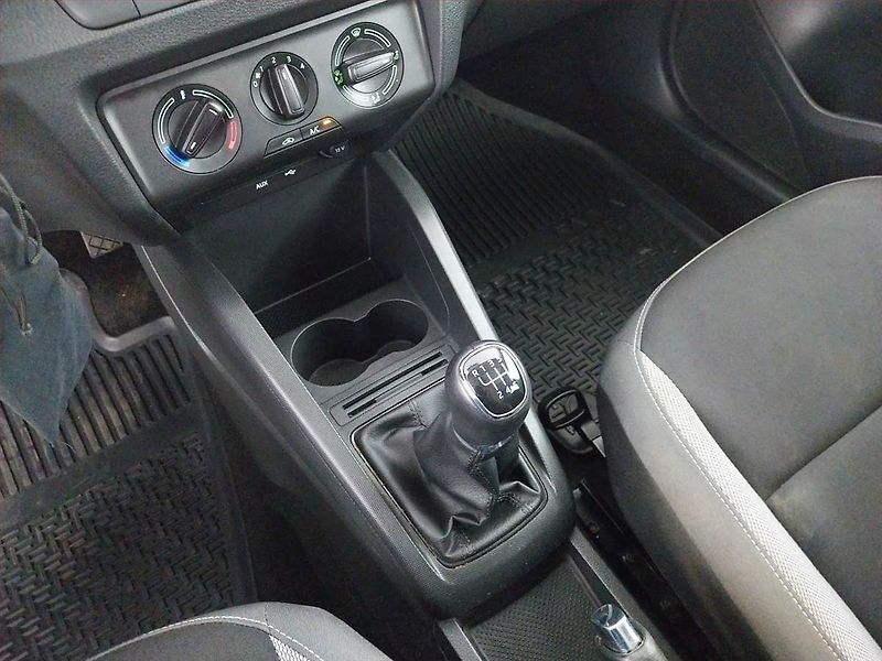 Škoda Fabia (2015) Ambition Plus 1.2 TSI, ČR - fotka 13 z 14