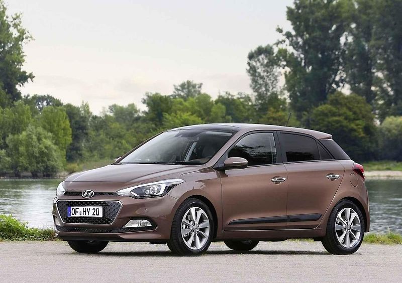 Autosalony ojetých aut Škoda jsou dnes často k nerozeznání od těch, kde se prodávají nová auta