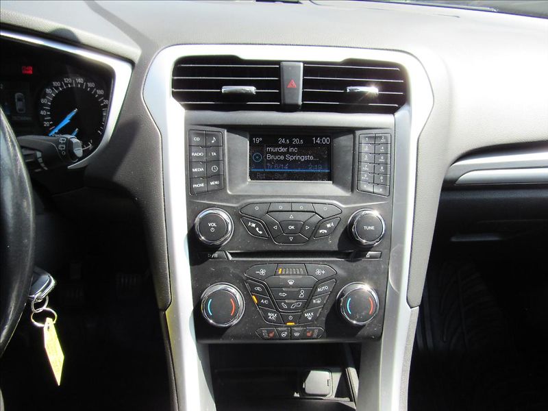 Ford Mondeo 1,6 TDCi 85kW - fotka 15 z 32