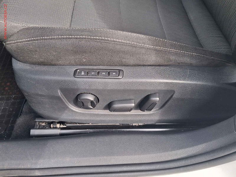 Škoda Superb (2018) 2.0 TDI, ČR, DSG, bixen - fotka 14 z 17