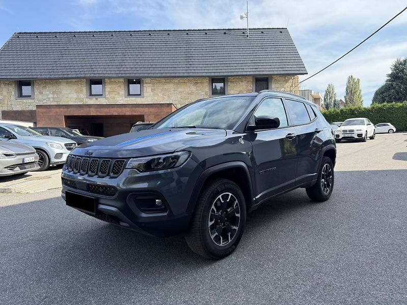 Jeep Compass Trailhawk Plug-In Hybrid 4WD - fotka 3 z 22