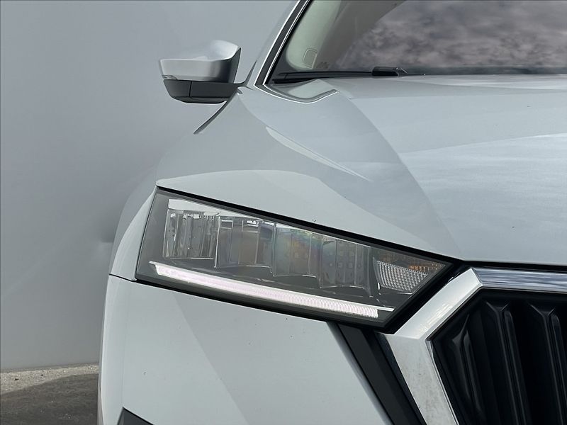 Škoda Octavia 2,0 TDI Combi Ambition Plus KE - fotka 21 z 23