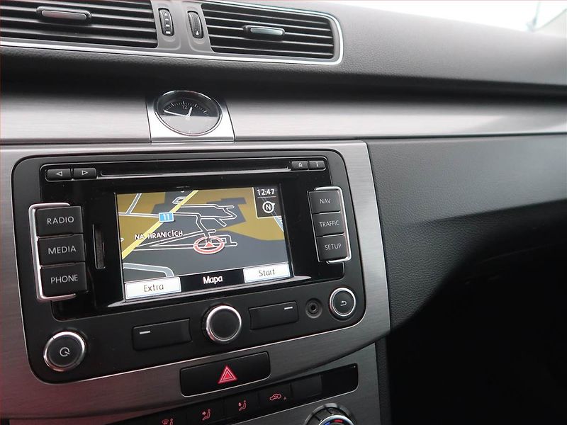 Volkswagen Passat (2012) 1.6 TDI, Serv.kniha, Navi - fotka 11 z 15