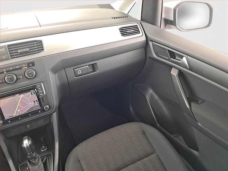Volkswagen Caddy (2017) 2.0 TDI, 7Míst - fotka 8 z 17