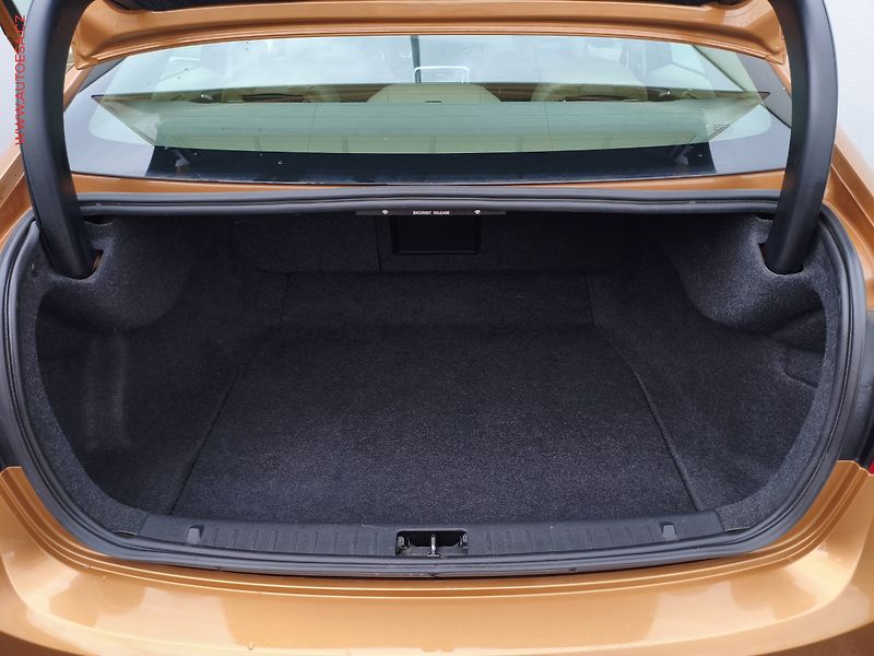 Volvo S60 (2010) 2.0 T, ČR, Summum, AT, kůže - fotka 7 z 18