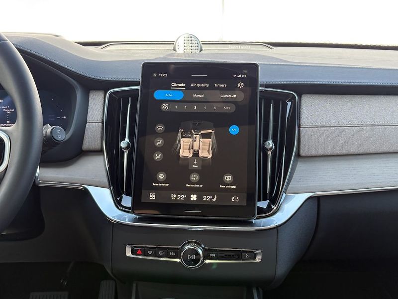 Volvo XC90 Ultra Dark T8 299kW - fotka 13 z 24