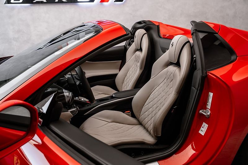 Ferrari 812 GTS, lift, karbon, CZ - fotka 7 z 40
