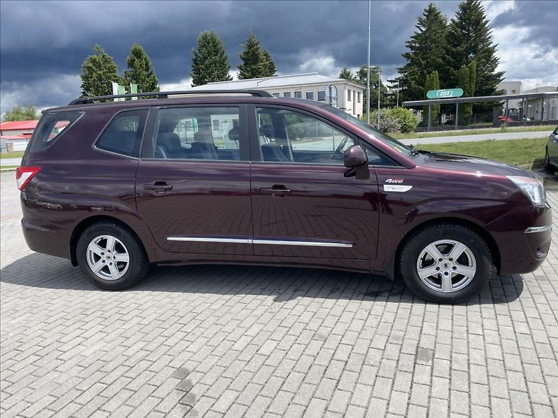 SsangYong Rodius 2,0 CRD 114kw 4x4 7mist odp.DP - fotka 5 z 28