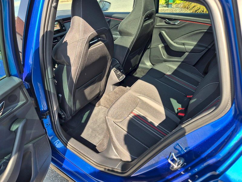 Škoda Scala (2025) Monte Carlo 1.0TSi 85kW 6°manu - fotka 13 z 30