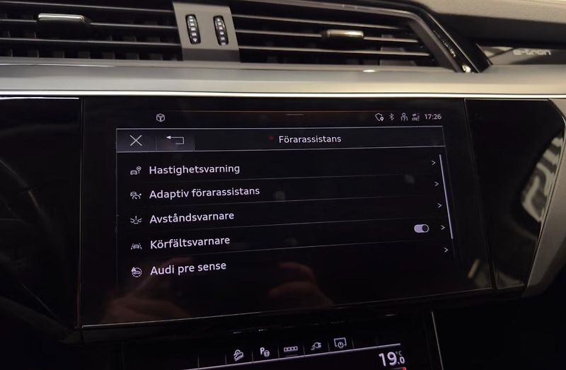 Audi Q8 e-tron 50 Q SoH 95% 360Kam Vzduch LED - fotka 20 z 26