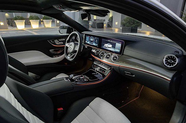 Mercedes-Benz třídy E Coupé.