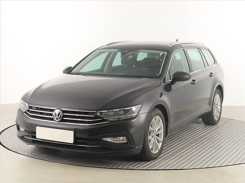 Volkswagen Passat (2019) 2.0 TDI, Automat, Serv.kniha - fotka 2 z 19