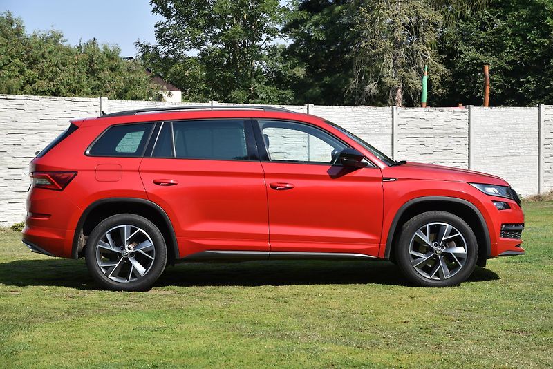 Škoda Kodiaq 2.0 TDi CR SPORT LINE,KŮŽE,LED - fotka 2 z 51