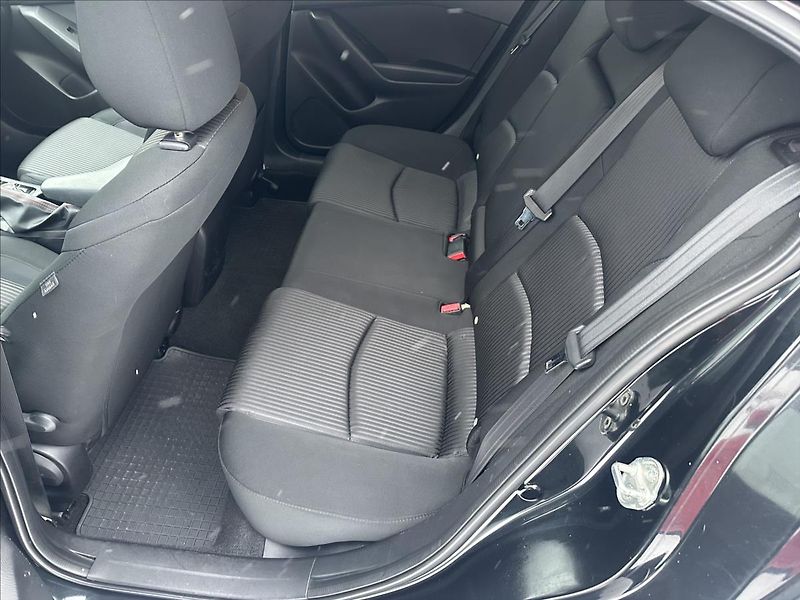 Mazda 3 2,0 G120 1.majitel - fotka 13 z 23