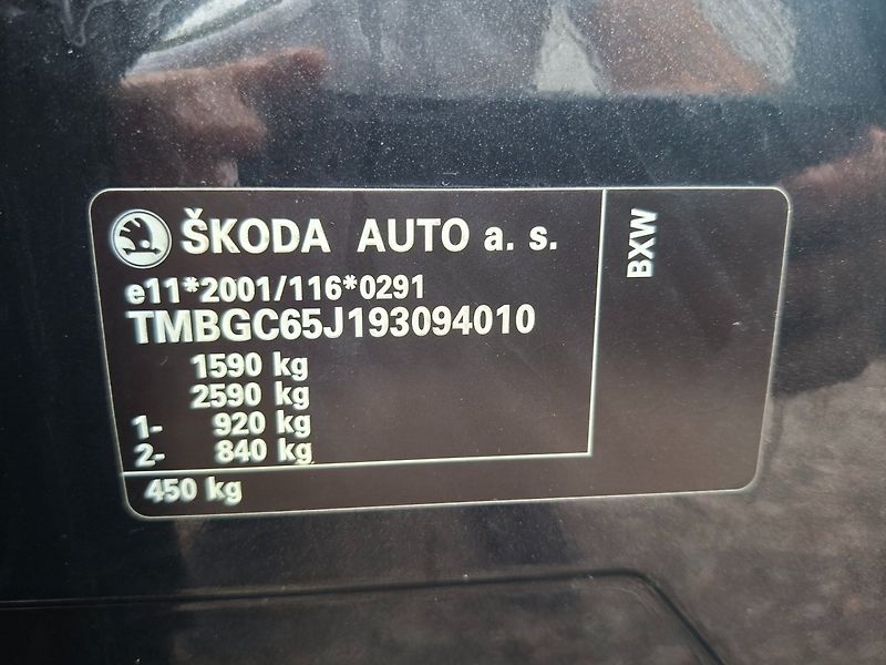 Škoda Fabia (2008) 1.4i 63kW -AUT.KLIMA-TEMPOMAT - fotka 28 z 30