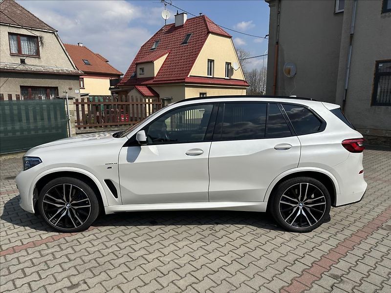 BMW X5 3,0 xDrive 30d M-SPORT LASER - fotka 9 z 38