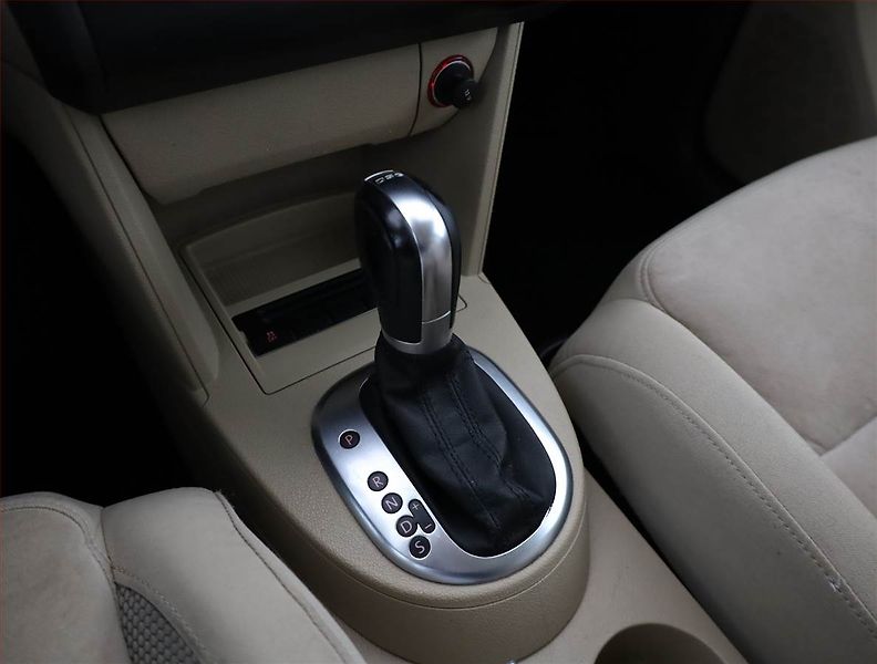 Volkswagen Touran (2011) 2.0 TDI, Automat, Xenony - fotka 11 z 18