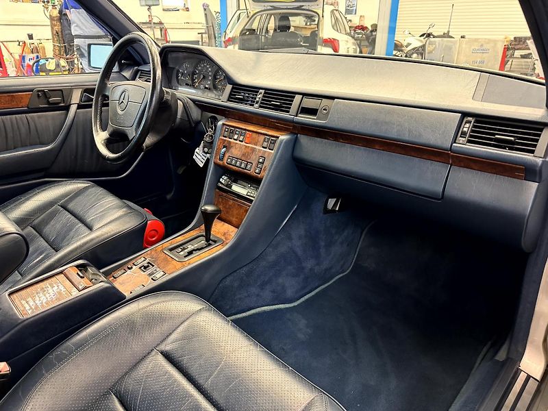 Mercedes-Benz Ostatní 500E W124  - fotka 13 z 18