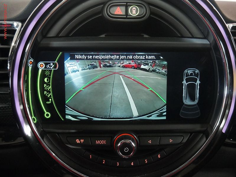 Mini Clubman (2016) 2.0 4x4, LED, panor, navi - fotka 15 z 19