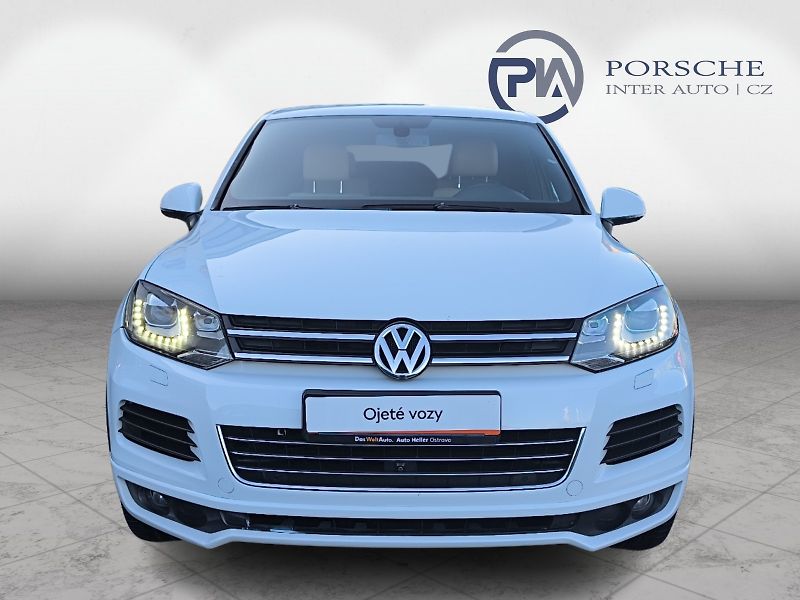Volkswagen Touareg 3.0 TDi  R-Line - fotka 3 z 23