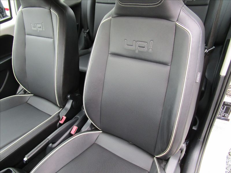 Volkswagen up! 1.0MPi 55kW Highline, Klima - fotka 14 z 36