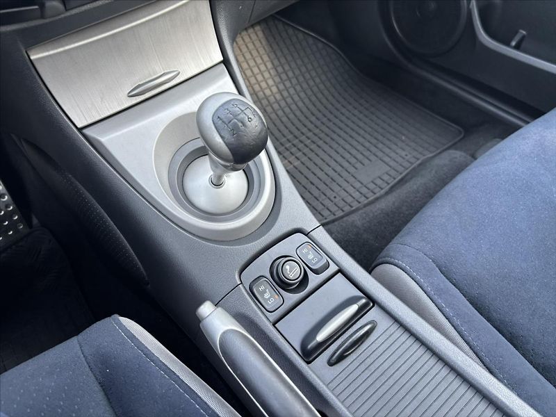 Honda Civic 1,8 V-Tec 103kW 1.ČR SERVISKA - fotka 20 z 31