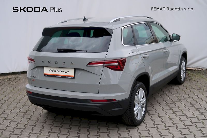 Škoda Karoq (2025) Top Selection 1.5 TSI 110 kW - fotka 2 z 28