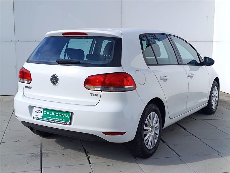 Volkswagen Golf 1,6 TDi Klimatizace - fotka 7 z 29
