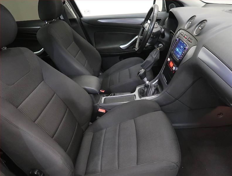 Ford Mondeo (2011) 2.0 TDCi, Tempomat - fotka 9 z 14