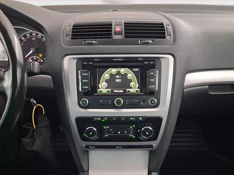 Škoda Octavia (2012) 2.0 TDI, 4X4, Navi, Xenony - fotka 12 z 20