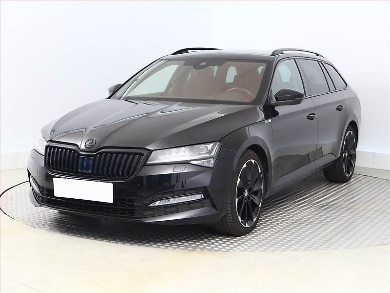 Škoda Superb (2021) Sportline 2.0 TSI - fotka 2 z 19