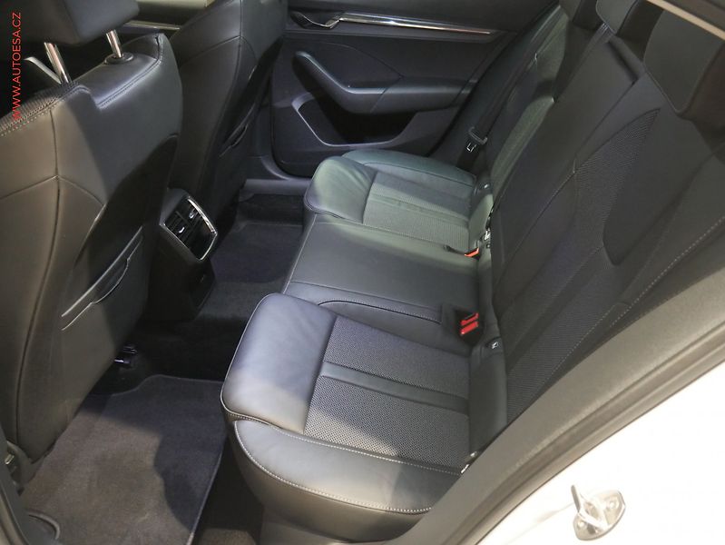 Škoda Octavia (2024) 2.0 TDi, 1.maj,ČR, Style - fotka 10 z 21