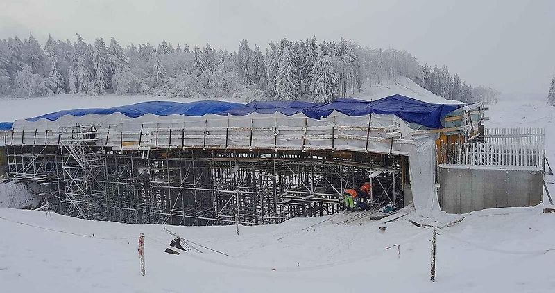 Stavba dálnice D6 na hranici Ústeckého a Karlovarského kraje.