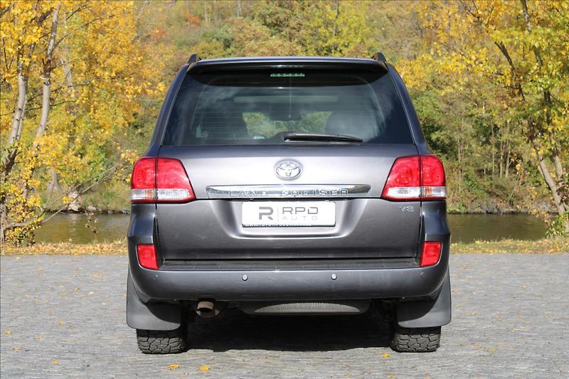 Toyota Land Cruiser 200 4.5 D-4D V8 / CZ - fotka 8 z 38