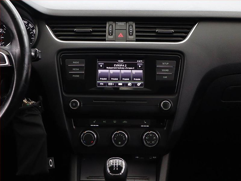 Škoda Octavia (2017) Ambition 1.6 TDI, Tempomat - fotka 10 z 14