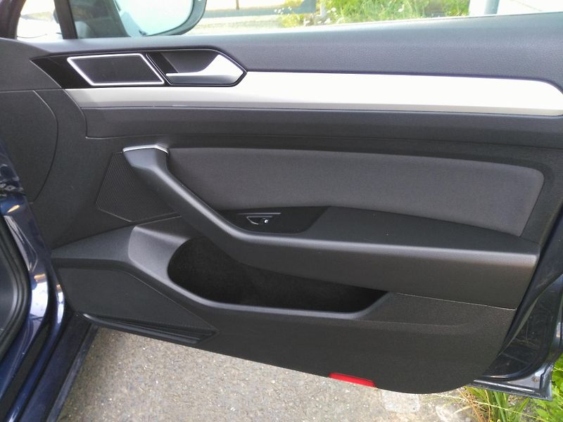 Volkswagen Passat 1,4 TSI  /110 kW/  - fotka 40 z 45