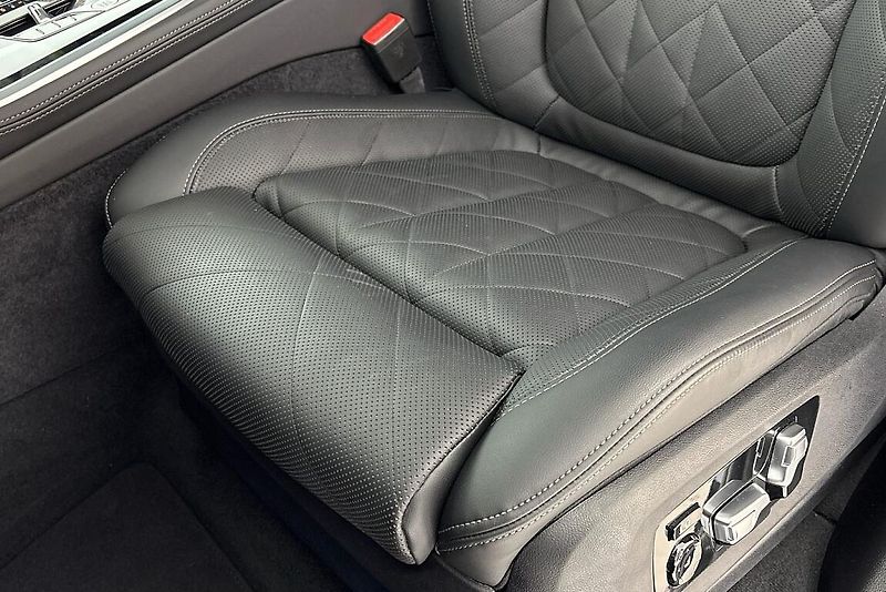 BMW X5 xDrive30d - fotka 17 z 30