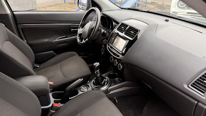 Mitsubishi ASX (2016) 1.6Di-D, ČR,4X4 - fotka 49 z 56