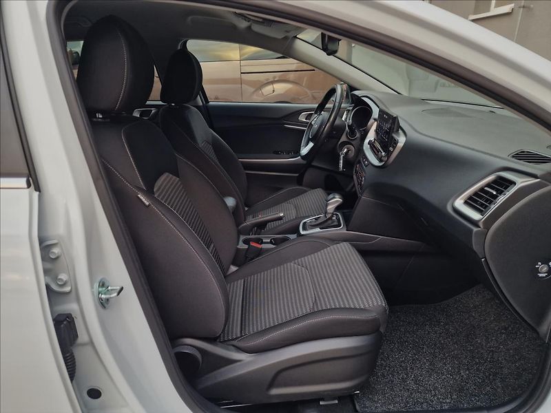 Kia Ceed 1.5 T-GDI 118kW TOP SW,1.Maj. - fotka 14 z 50