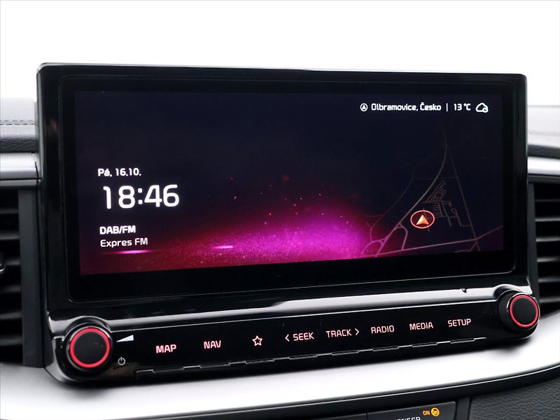 Kia Ceed SW 1,5 T-GDI 117kW GT-Line CZ DPH - fotka 24 z 38