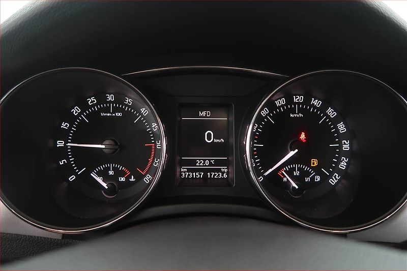 Škoda Superb (2013) Comfort 2.0 TDI, Automat - fotka 11 z 18
