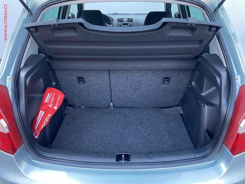 Škoda Fabia (2011) 1.2 TSi, Ambiente, výhřev sed - fotka 7 z 15
