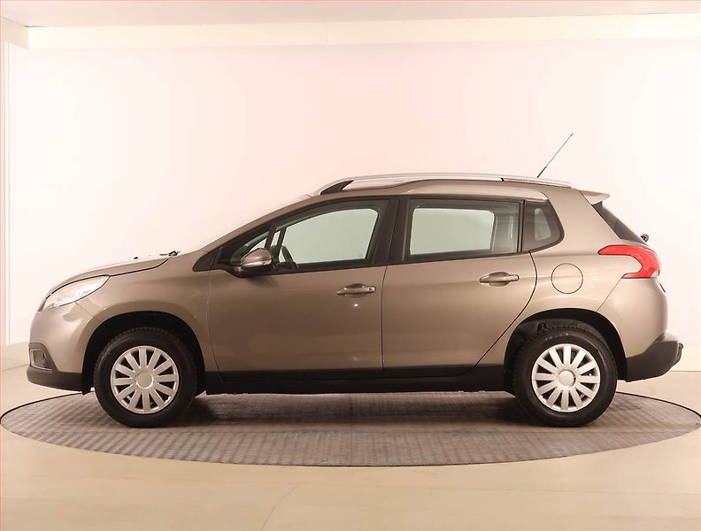 Peugeot 2008 (2016) 1.2 PureTech, Tempomat - fotka 3 z 17