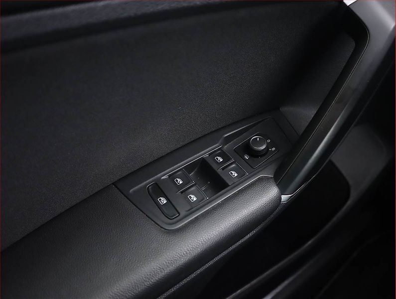 Volkswagen Tiguan (2016) 2.0 TSI, 4X4, Automat - fotka 21 z 22
